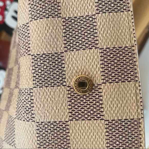 ‼️SOLD on Ⓜ️‼️Flash Sale 🎉Authentic Louis Vuitton Damier Azur Ring Keyholder - Picture 9 of 15